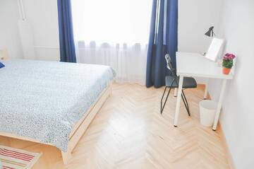 Фото номера Небольшой двухместный номер с 1 кроватью Хостелы HaLo Rooms City Centre г. Варшава 6