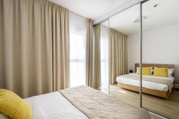 Фото номера Полулюкс Апарт-отели Varsovia Apartamenty Kasprzaka г. Варшава 4