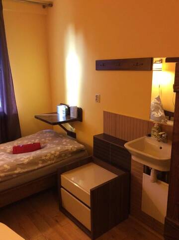 Фото номера Mini Economy Single Room with Shared Bathroom Проживание в семье mika rooms - 22 Korotynskiego Street г. Варшава 6