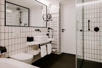 Фото номера Двухместный номер с 2 отдельными кроватями Отель Vienna House Mokotow Warsaw г. Варшава 7