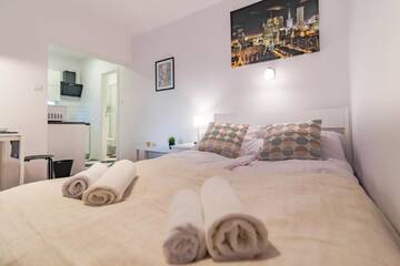 Фото номера Номер-студио Апартаменты Rent like home - Złota 65 г. Варшава 13