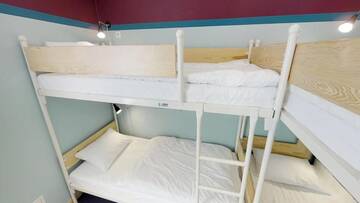 Фото номера Кровать в общем номере с 4 кроватями Хостелы Press Hostel г. Варшава 4