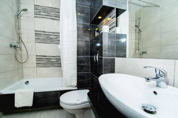 Фото номера Двухместный номер-студио Делюкс с 1 кроватью Апартаменты erApartments Wronia Oxygen г. Варшава 14
