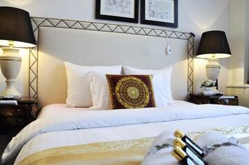 Фото номера Deluxe Suite with Old Town View Апартаменты Luxury Suites &amp; Apartments MONDRIAN UNESCO Old Town г. Варшава 9