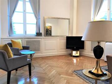 Фото номера Deluxe Suite with Old Town View Апартаменты Luxury Suites &amp; Apartments MONDRIAN UNESCO Old Town г. Варшава 10
