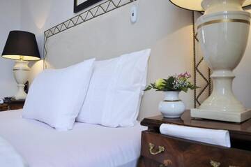 Фото номера Deluxe Suite with Old Town View Апартаменты Luxury Suites &amp; Apartments MONDRIAN UNESCO Old Town г. Варшава 16
