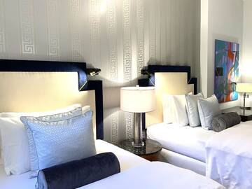 Фото номера Mondrian Royal Suite with Main Market Square view Апартаменты Luxury Suites &amp; Apartments MONDRIAN UNESCO Old Town г. Варшава 4