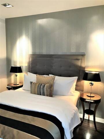 Фото номера Luxury Two Bedroom Suite with Old Town view Апартаменты Luxury Suites &amp; Apartments MONDRIAN UNESCO Old Town г. Варшава 5