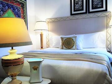 Фото номера Luxury Two Bedroom Penthouse with Market Square view Апартаменты Luxury Suites &amp; Apartments MONDRIAN UNESCO Old Town г. Варшава 5