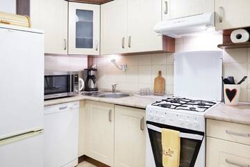 Фото номера Апартаменты с террасой Апартаменты Lovely Garden Flat near Royal Park г. Варшава 11
