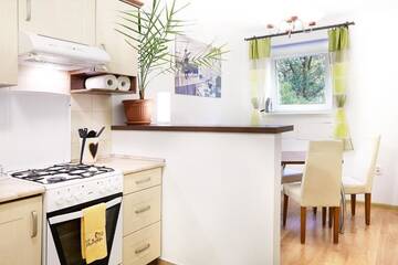 Фото номера Апартаменты с террасой Апартаменты Lovely Garden Flat near Royal Park г. Варшава 22