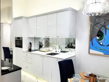 Фото номера Роскошный люкс с 2 спальнями и видом на старый город Апартаменты Luxury Apartments MONDRIAN Old Town Market Square III г. Варшава 5
