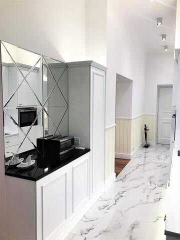 Фото номера Роскошный люкс с 2 спальнями и видом на старый город Апартаменты Luxury Apartments MONDRIAN Old Town Market Square III г. Варшава 9