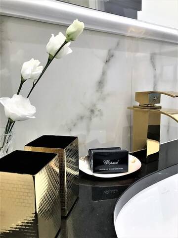 Фото номера Роскошный люкс с 2 спальнями и видом на старый город Апартаменты Luxury Apartments MONDRIAN Old Town Market Square III г. Варшава 19