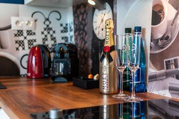 Фото номера Стандартный трехместный номер-студио Апартаменты Smolna Apartments by Your Freedom г. Варшава 8