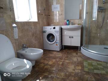 Фото номера Кровать в общем 6-местном номере для женщин Проживание в семье WarmHouse г. Варшава 11