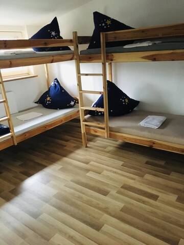 Фото номера Кровать в общем 6-местном номере для женщин Хостелы Nyva House г. Варшава 2