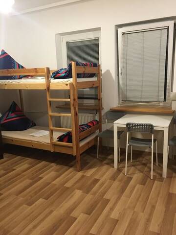 Фото номера Кровать в общем 6-местном номере Хостелы Nyva House г. Варшава 2