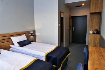 Фото номера Просторный двухместный номер с 2 отдельными кроватями Отель Hotel Mokotów г. Варшава 17