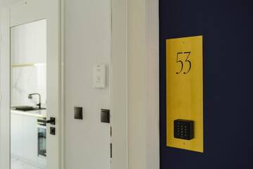 Фото номера Улучшенный двухместный номер с 1 кроватью Апарт-отели No.4 Residence г. Варшава 7