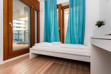 Фото номера Одноместный номер с общей ванной комнатой Проживание в семье Little Home - Krochmalna 58 г. Варшава 4