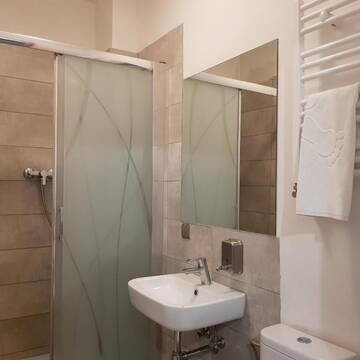 Фото номера Двухместный номер Делюкс с 1 кроватью и душем Проживание в семье Oki Doki apartments г. Варшава 19