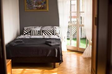Фото номера Двухместный номер с 1 кроватью и балконом Мини-отель V Hostel г. Варшава 8