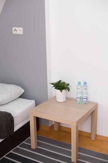 Фото номера Улучшенный одноместный номер Мини-отель V Hostel г. Варшава 11
