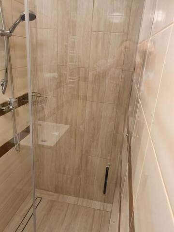 Фото номера Двухместный номер Делюкс с 1 кроватью и балконом Хостелы Hostel Mleczna г. Варшава 16