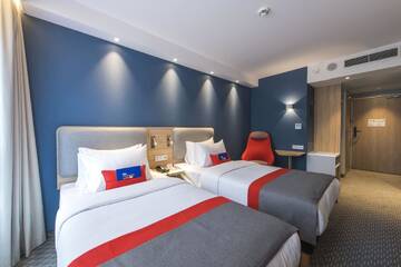 Фото номера Стандартный двухместный номер с 2 отдельными кроватями Отель Holiday Inn Express Warsaw - Mokotow г. Варшава 5