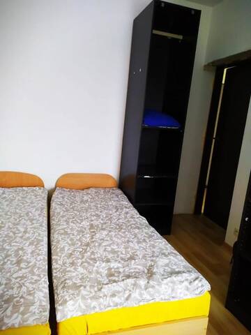 Фото номера Четырехместный номер с общей ванной комнатой Хостелы Hostel Kaszmirowy г. Варшава 13
