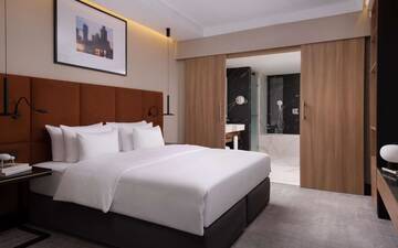 Фото номера Семейный номер Отель Radisson Collection Hotel, Warsaw г. Варшава 2