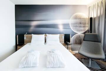 Фото номера Представительский номер с двуспальной кроватью Отель Novotel Warszawa Airport г. Варшава 4