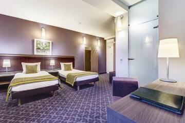 Фото номера Семейный номер (для 2 взрослых и 2 детей) Отель Hotel Metropol г. Варшава 8