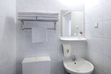 Фото номера Стандартный трёхместный номер &quot;плюс&quot; Отель Start Hotel Aramis г. Варшава 19