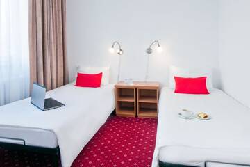 Фото номера Трехместный номер (для 2 взрослых) Отель Start Hotel Aramis г. Варшава 10