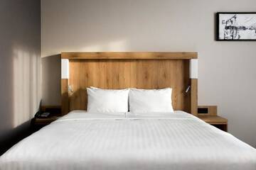 Фото номера Номер Делюкс с 1 кроватью размера «king-size» Отель Courtyard by Marriott Warsaw Airport г. Варшава 7