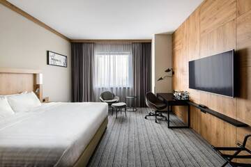 Фото номера Номер Делюкс с 1 кроватью размера «king-size» Отель Courtyard by Marriott Warsaw Airport г. Варшава 10