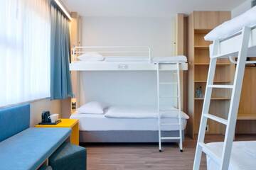 Фото номера Трехместный номер с собственной ванной комнатой Отель Start Hotel Atos г. Варшава 10