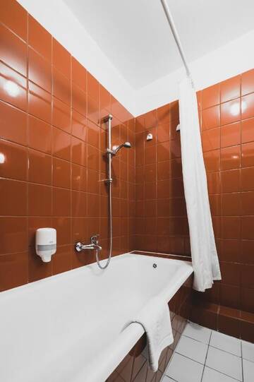 Фото номера Двухместный номер эконом-класса с 2 отдельными кроватями Отель Sangate Hotel Airport г. Варшава 4