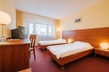 Фото номера Стандартный двухместный номер с 2 отдельными кроватями Отель Sangate Hotel Airport г. Варшава 5