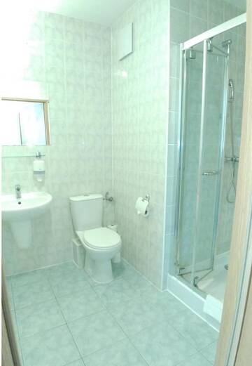 Фото номера Семейный номер (для 2 взрослых и 2 детей) Отель Sangate Hotel Airport г. Варшава 4