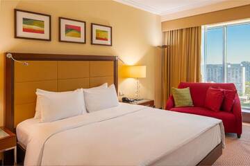 Фото номера Номер с кроватью размера «king-size» Отель Hilton Warsaw Hotel г. Варшава 12