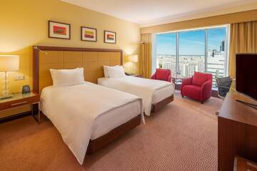 Фото номера Двухместный номер с 2 отдельными кроватями Отель Hilton Warsaw Hotel г. Варшава 3