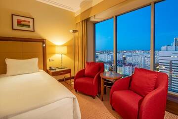 Фото номера Двухместный номер с 2 отдельными кроватями Отель Hilton Warsaw Hotel г. Варшава 5