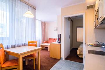 Фото номера Апартаменты-студио Апарт-отели Apartamenty Zgoda Warszawa by DeSilva г. Варшава 2
