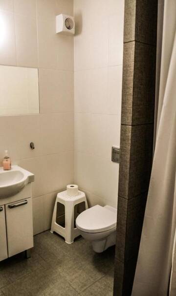 Фото номера Двухместный номер с 1 кроватью, вид на сад Гостевой дом Villa 37b Bed and Breakfast г. Варшава 4